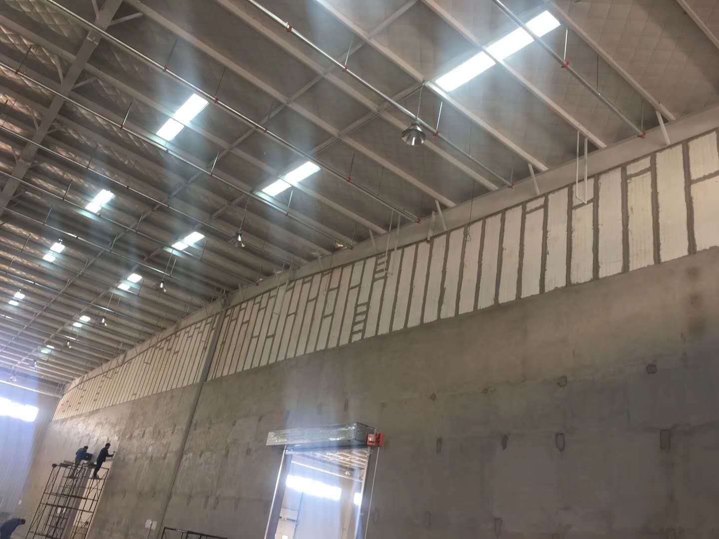 轻质隔墙板施工现场