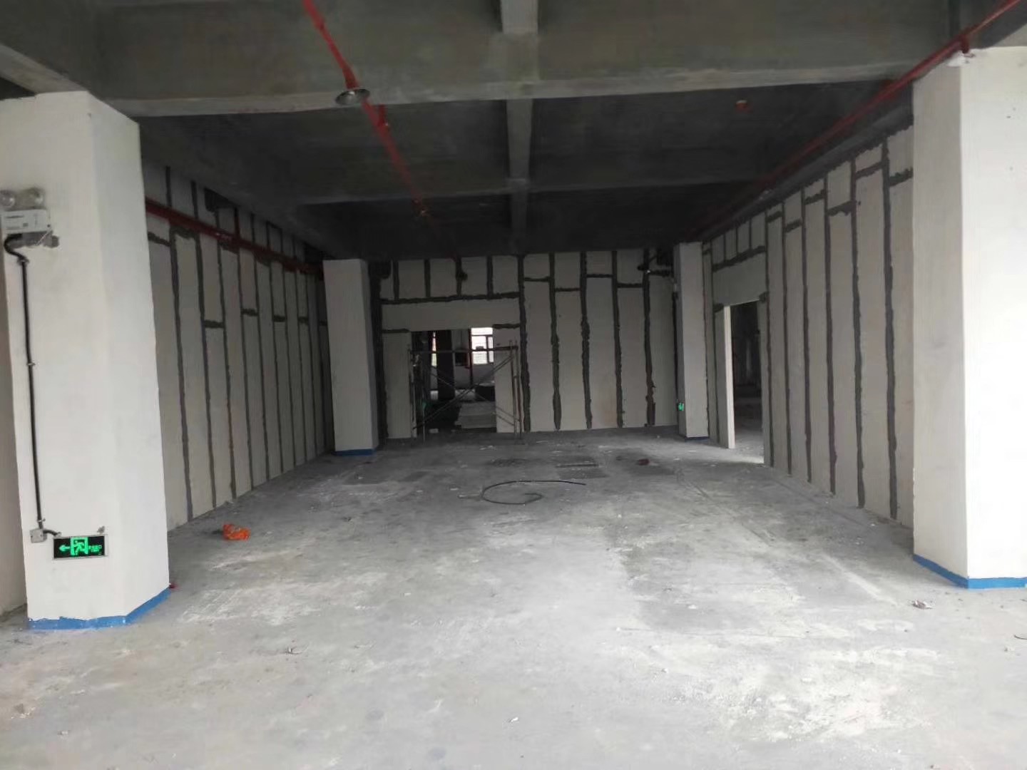 轻质隔墙板施工现场