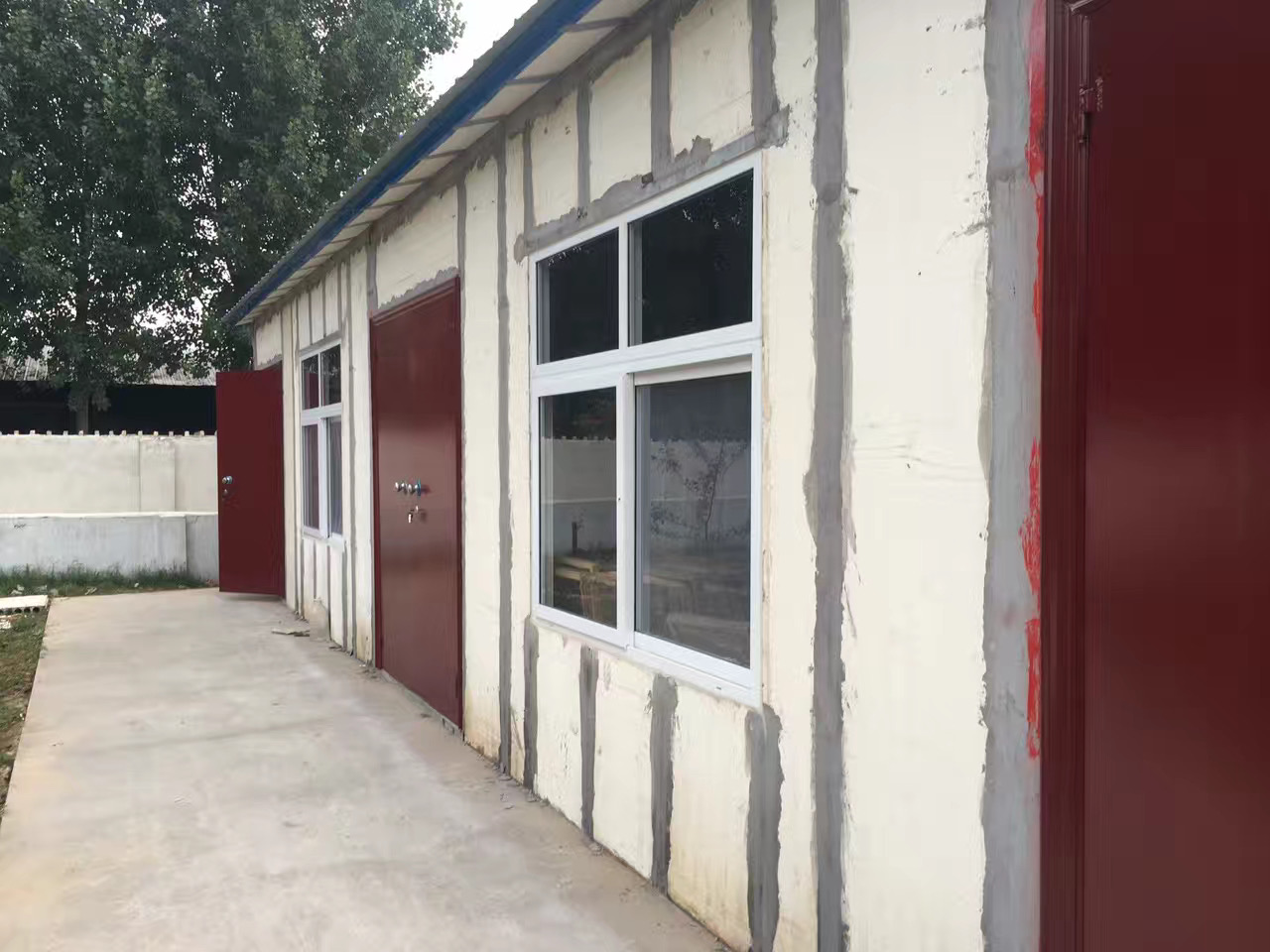 轻质隔墙板施工现场
